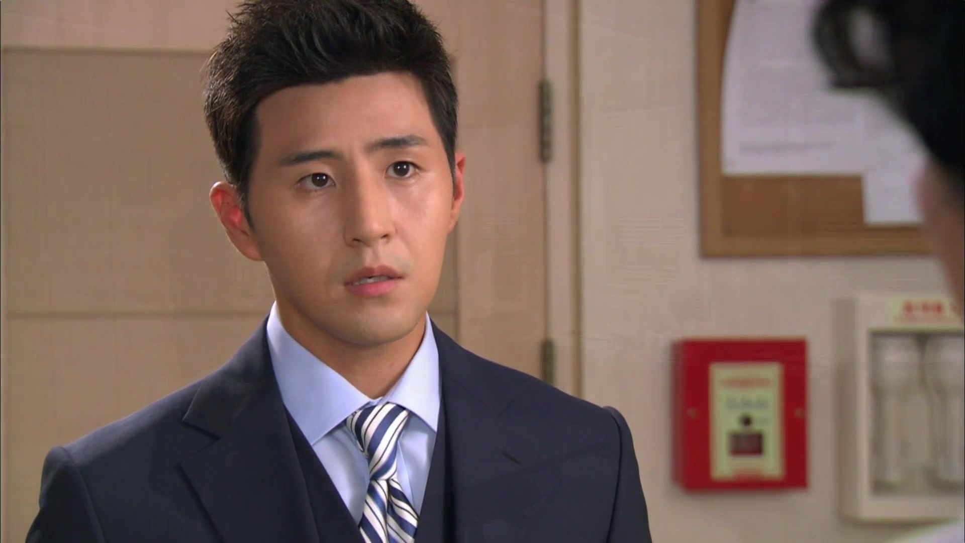 Кадр 12 серии