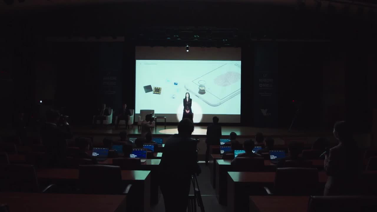 Кадр 12 серии